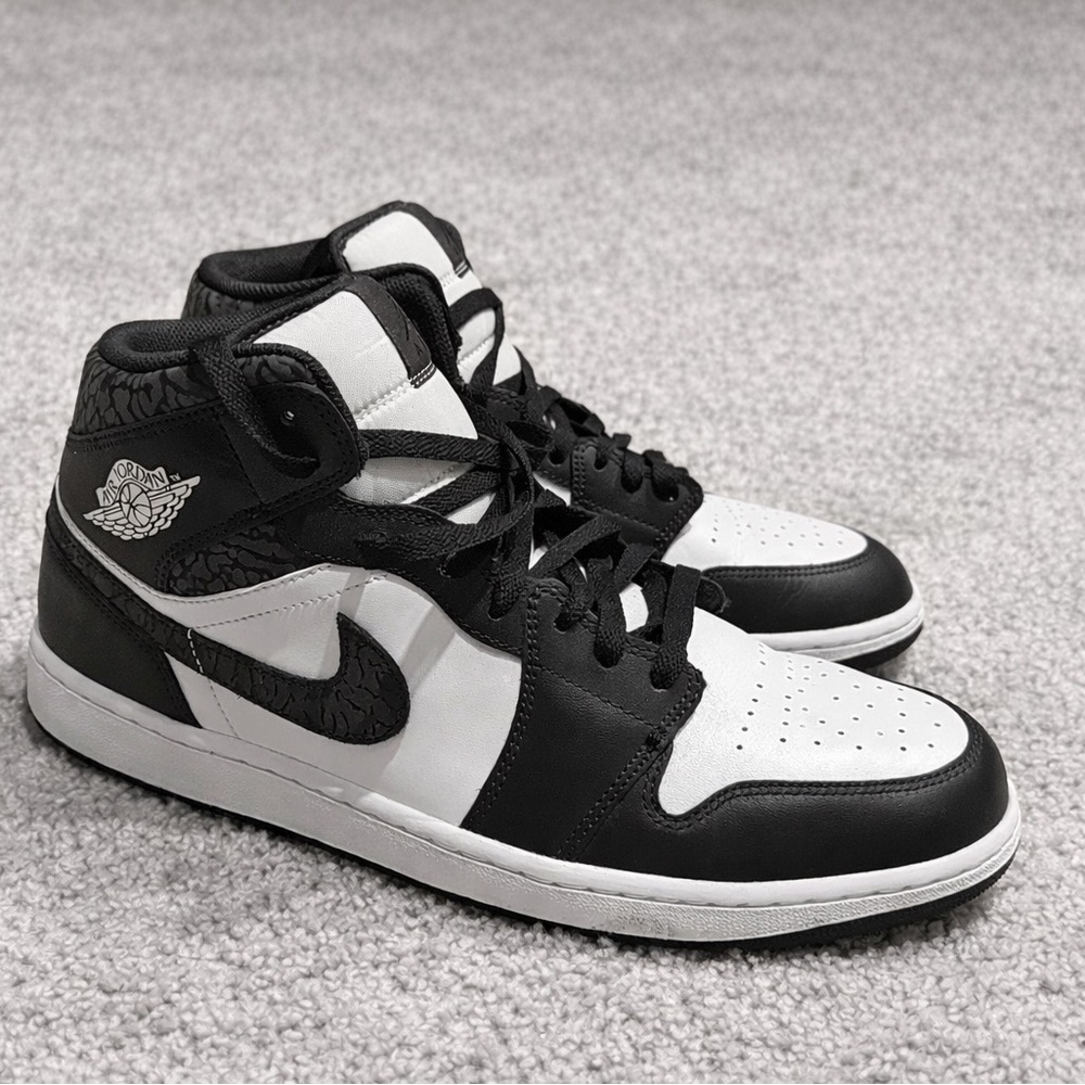 Air Jordan 1 Mid Black/White Elephant Print – Like New